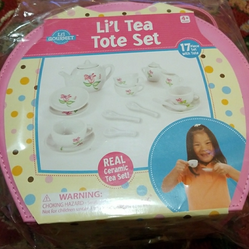Brand new Lil Tea tote set